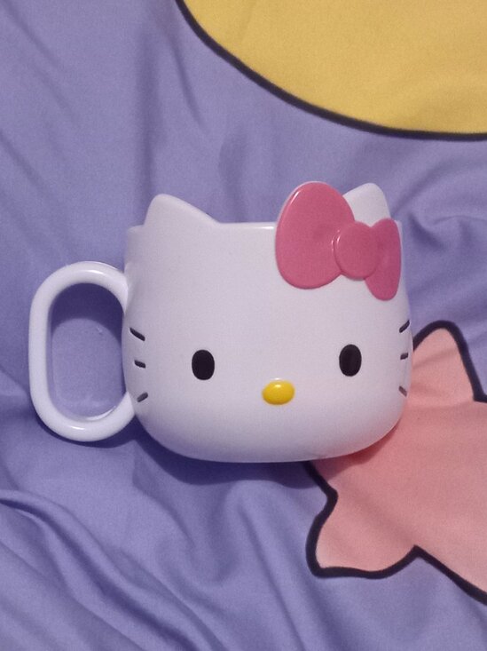 Sanrio Hello Kitty Cup - Picture 1 of 3